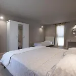 Li-za Nyaraló Privlaka