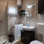 Nyaraló Li-za
