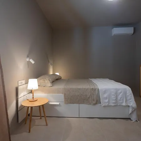 Holiday home Li-za *
